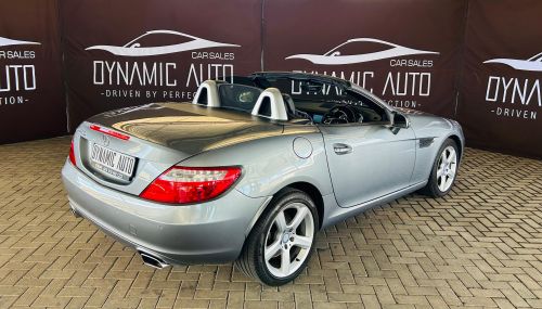 2011 MERCEDES-BENZ SLK 200 A/T
