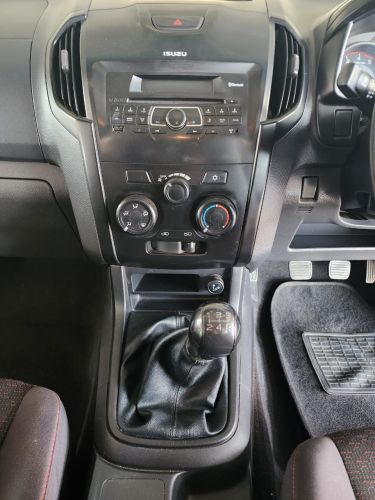 2021 ISUZU D-MAX 250 HO HI-RIDER