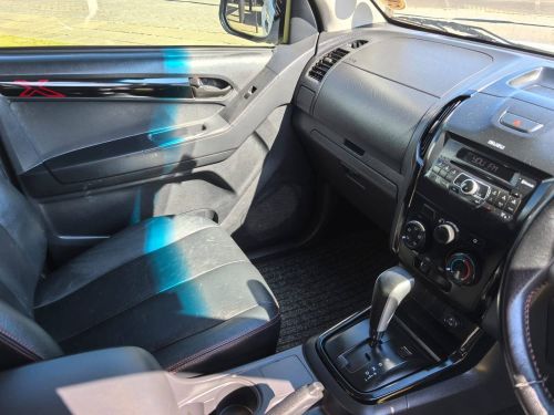 2021 ISUZU D-MAX 250 HO HI-RIDE A/T E/CAB P/U